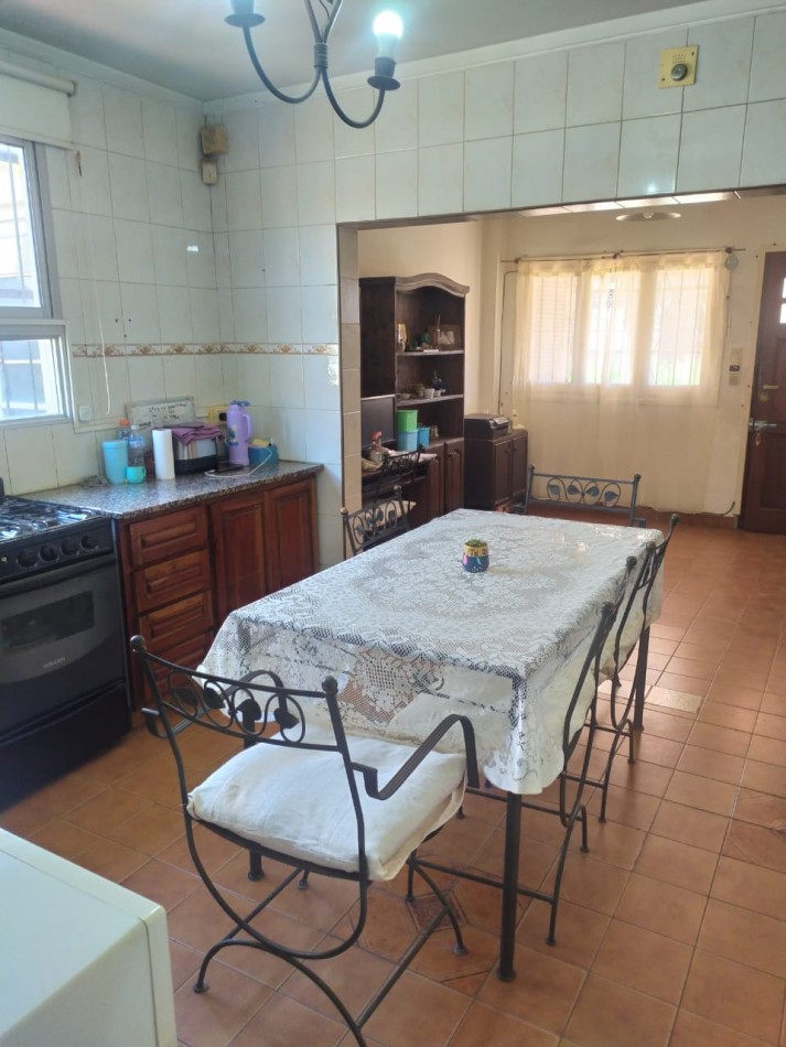 OPORTUNIDAD CASA EN VENTA CON GARAJE Y PARQUE