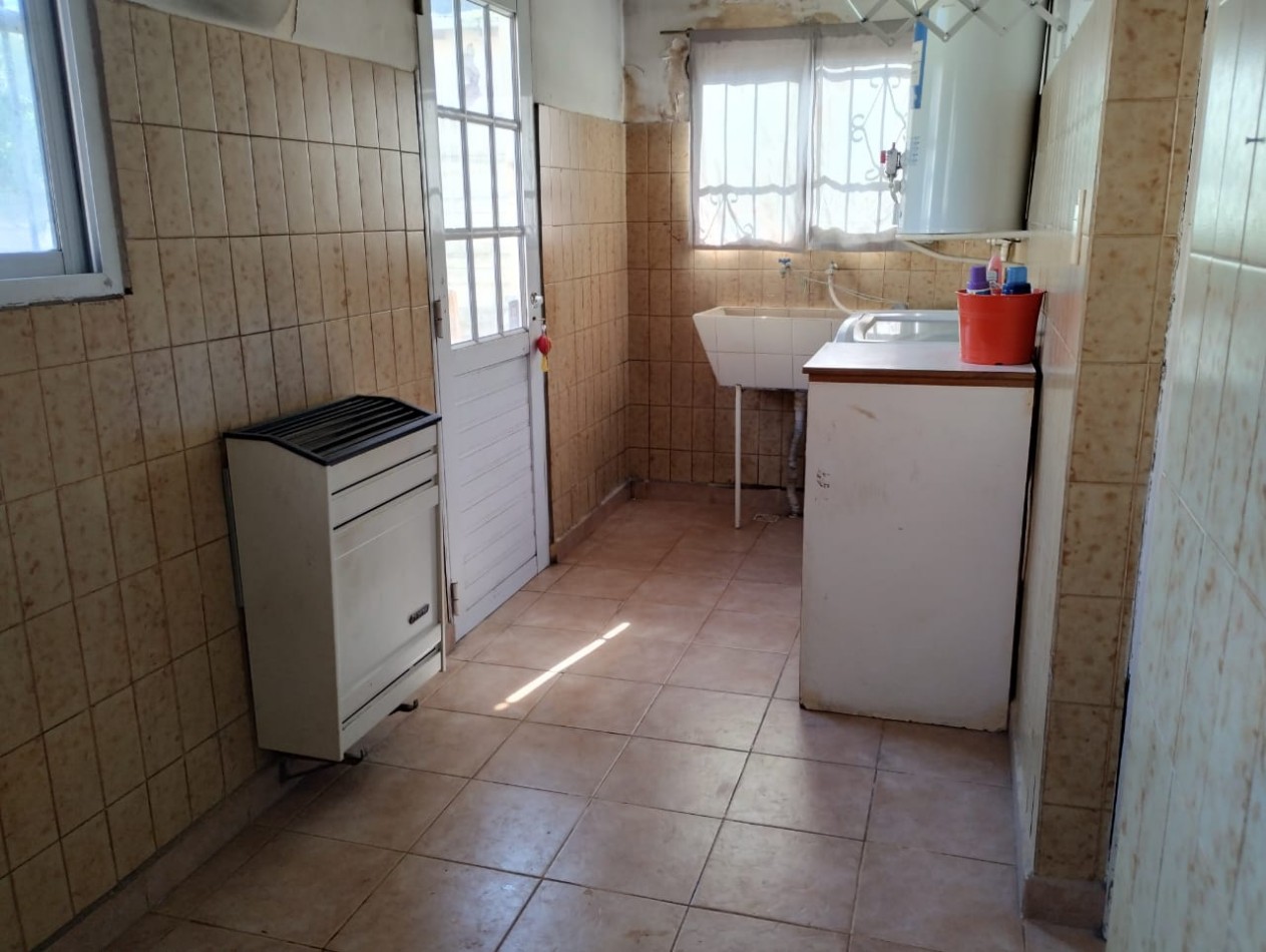 OPORTUNIDAD CASA EN VENTA CON GARAJE Y PARQUE