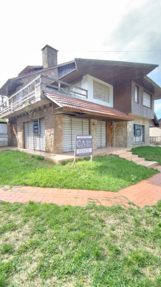 OPORTUNIDAD UNICA HERMOSO CHALET EN BARRIO RESIDENCIAL