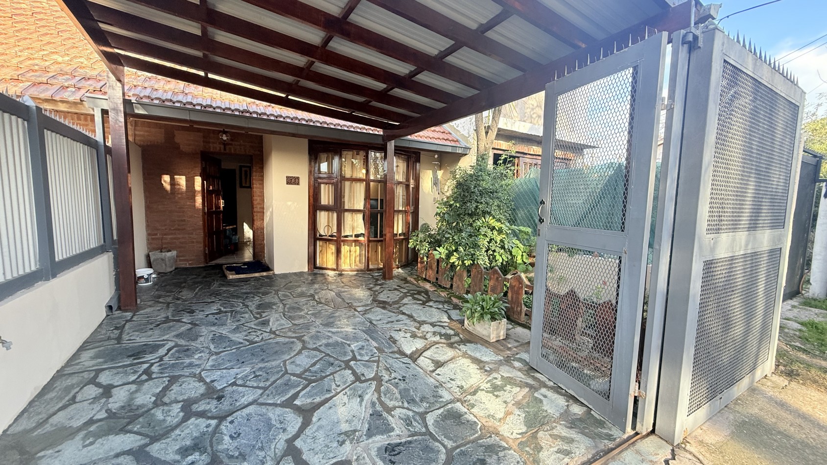 DUPLEX TRES AMBIENTES