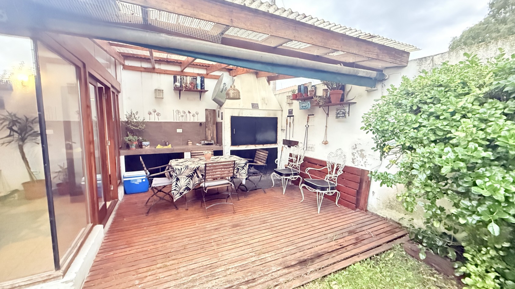 CASA 4 AMBIENTES CON PARQUE 