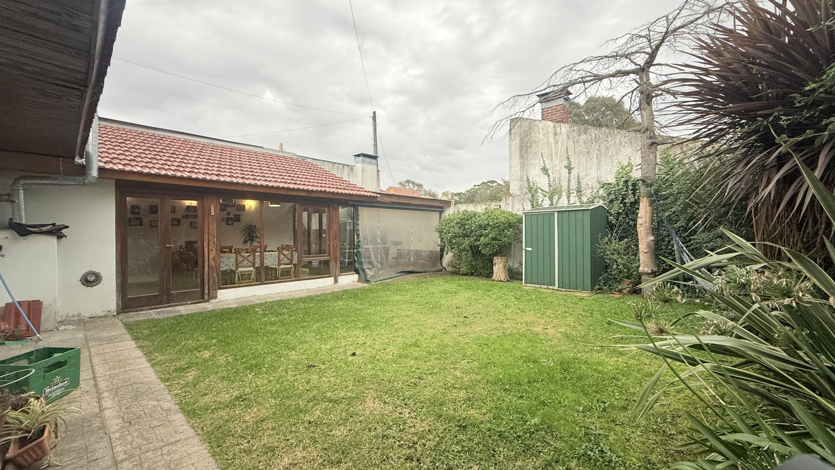 CASA 4 AMBIENTES CON PARQUE 