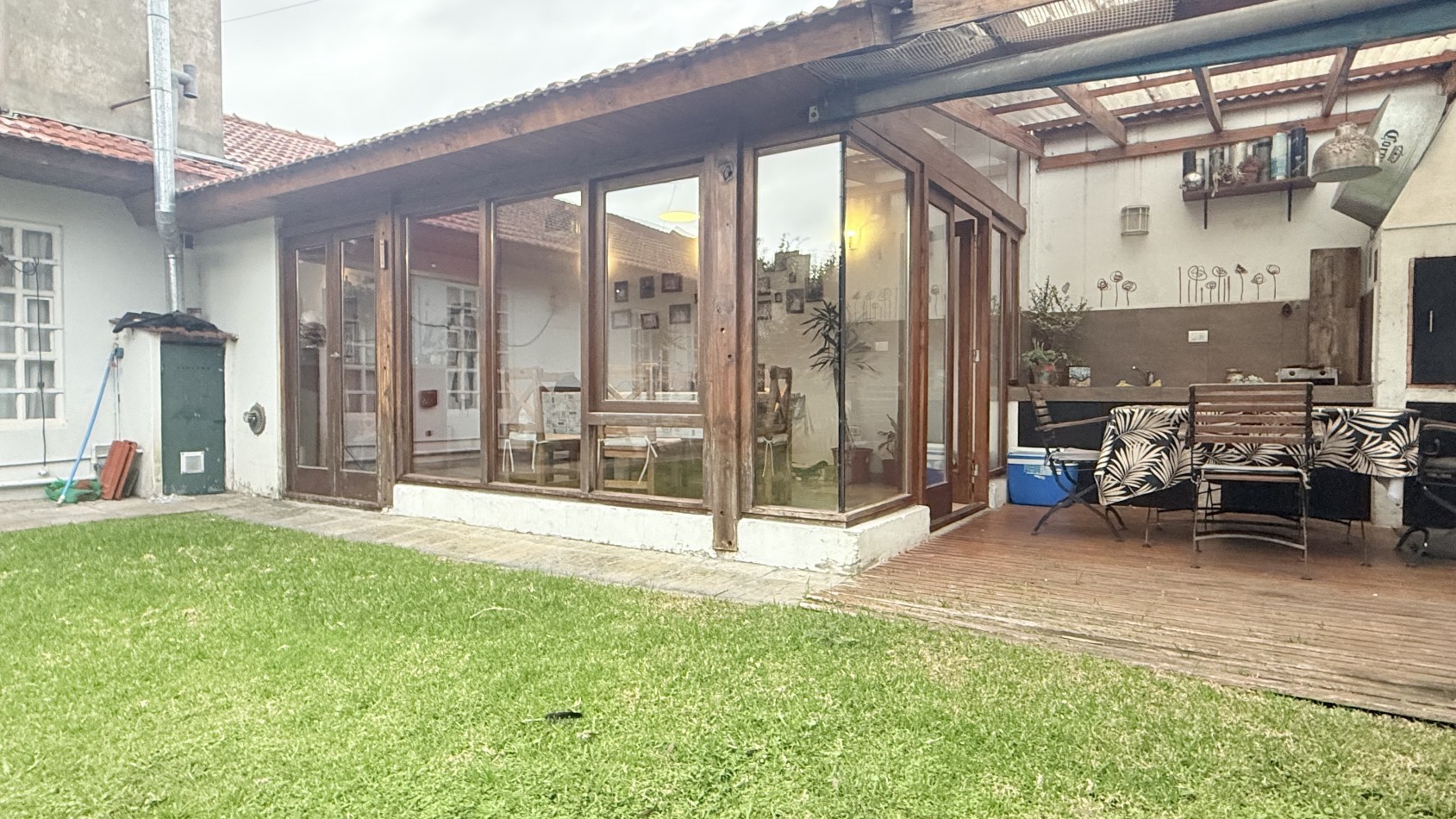 CASA 4 AMBIENTES CON PARQUE 