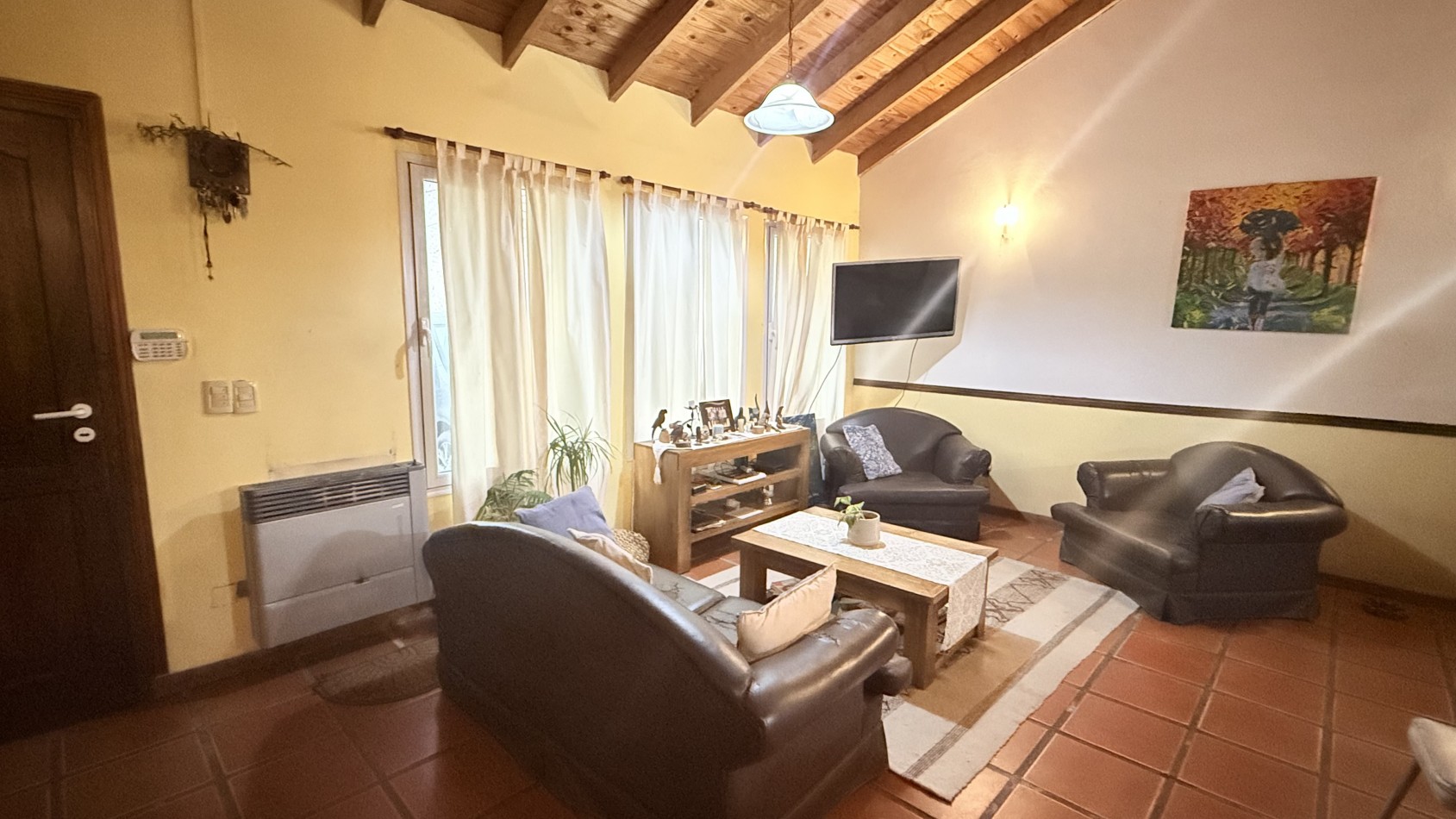 CASA 4 AMBIENTES CON PARQUE 