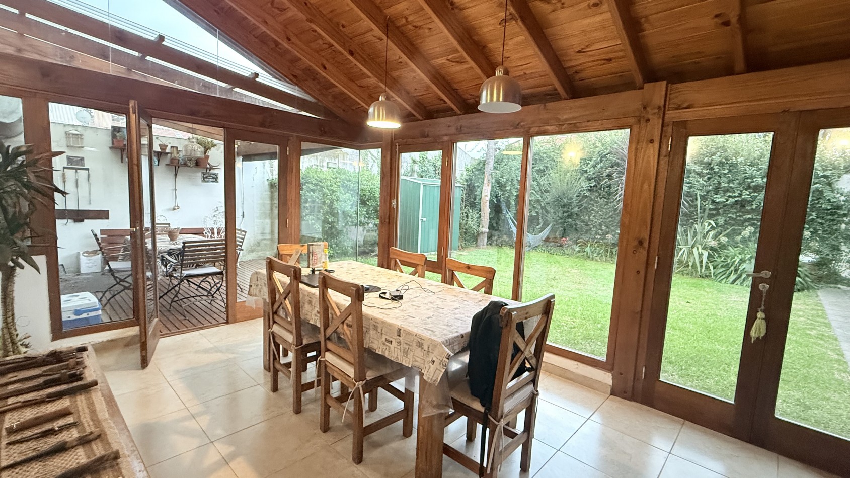 CASA 4 AMBIENTES CON PARQUE 