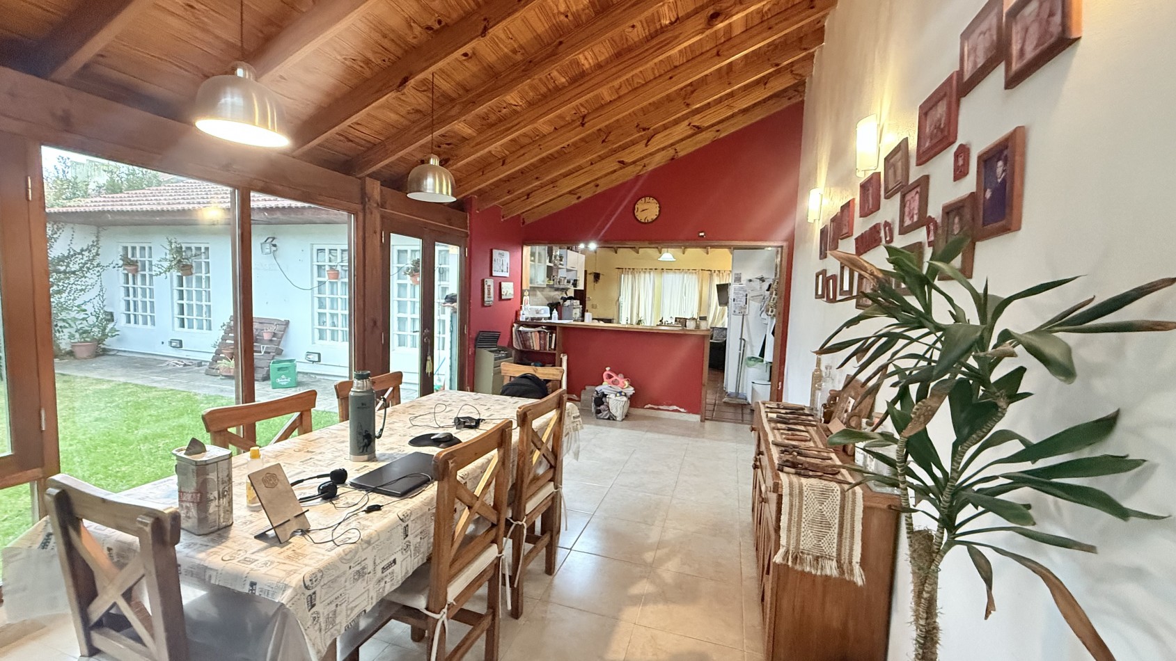 CASA 4 AMBIENTES CON PARQUE 