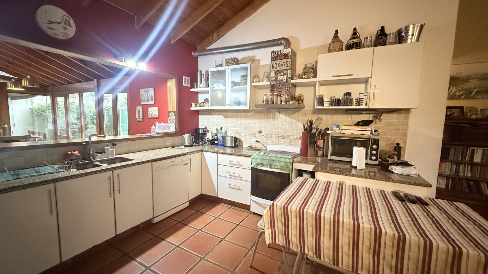 CASA 4 AMBIENTES CON PARQUE 