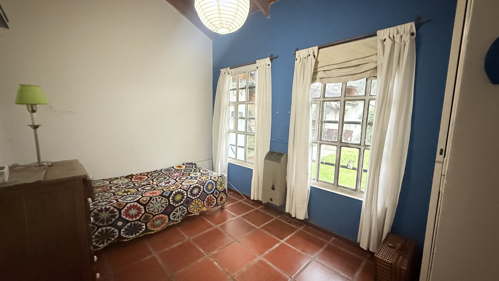 CASA 4 AMBIENTES CON PARQUE 