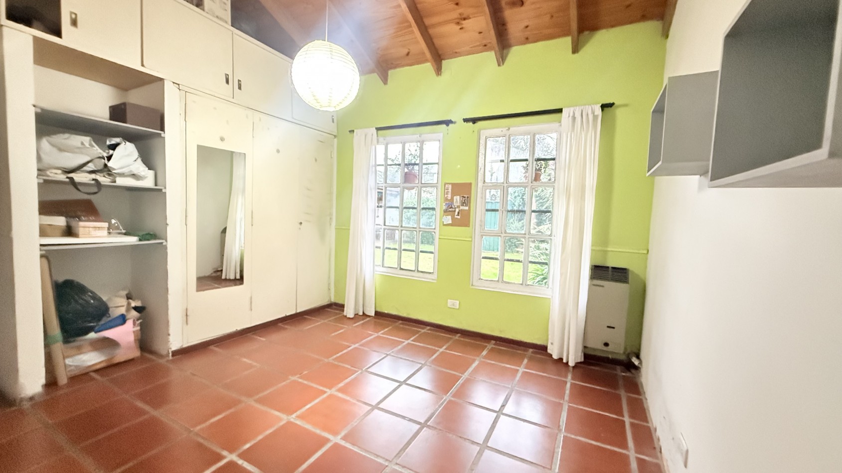 CASA 4 AMBIENTES CON PARQUE 