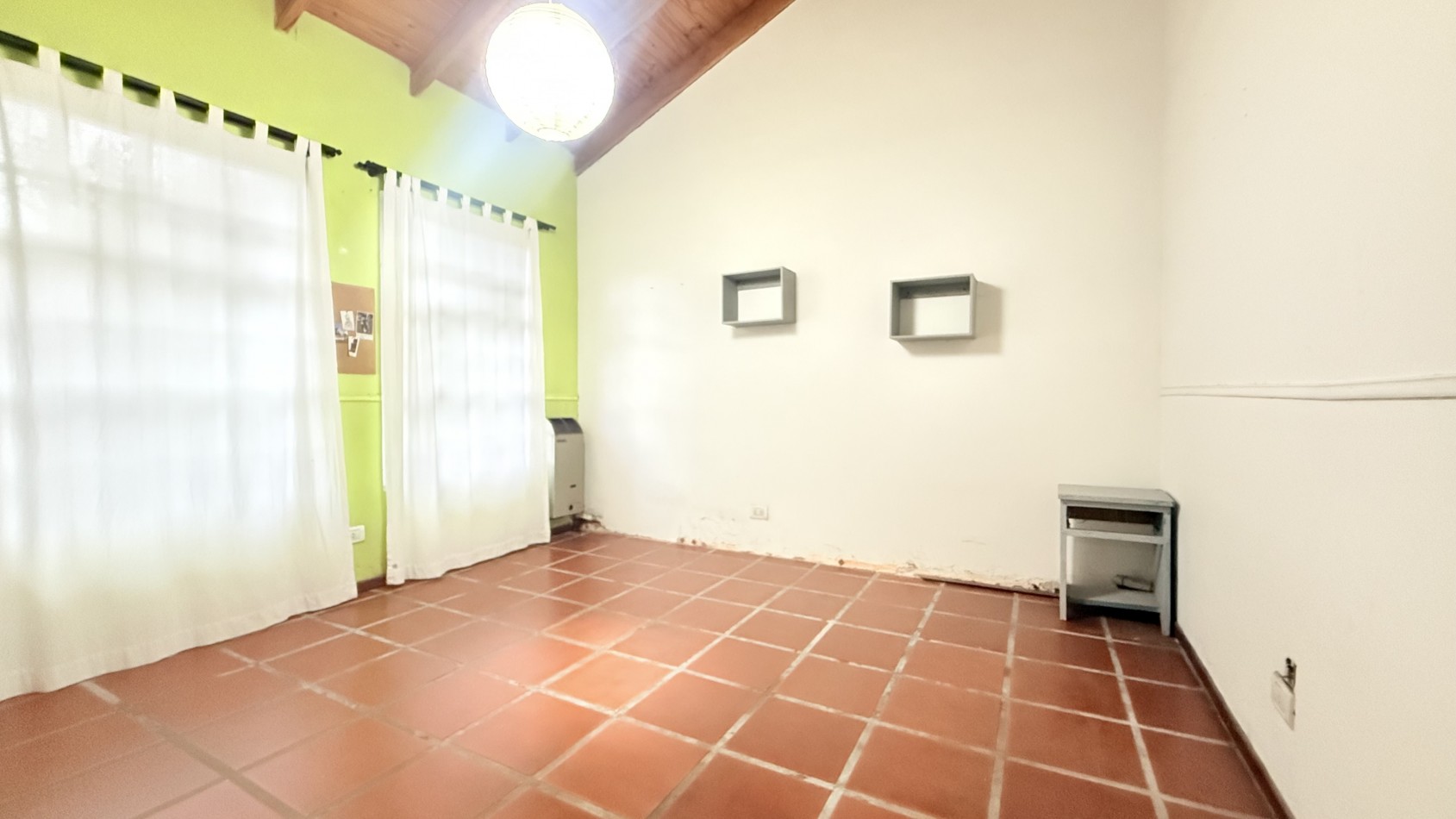 CASA 4 AMBIENTES CON PARQUE 