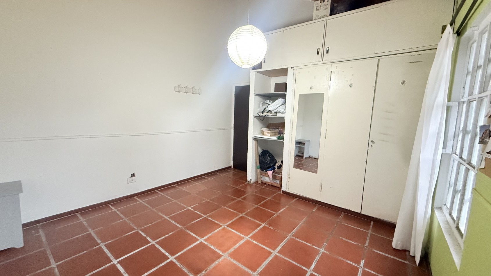 CASA 4 AMBIENTES CON PARQUE 