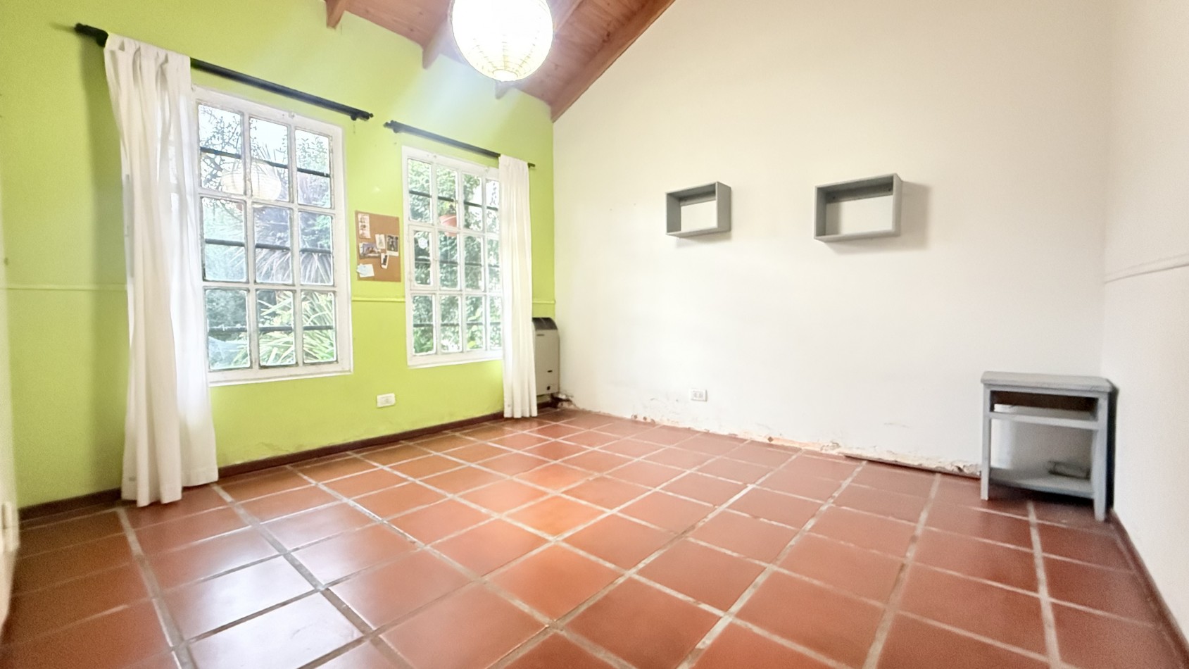 CASA 4 AMBIENTES CON PARQUE 