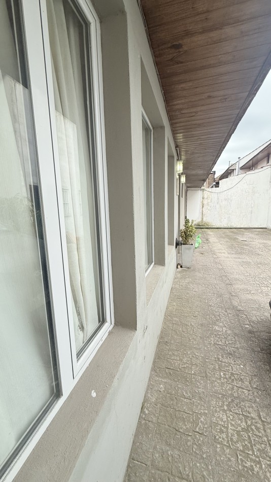 CASA 4 AMBIENTES CON PARQUE 