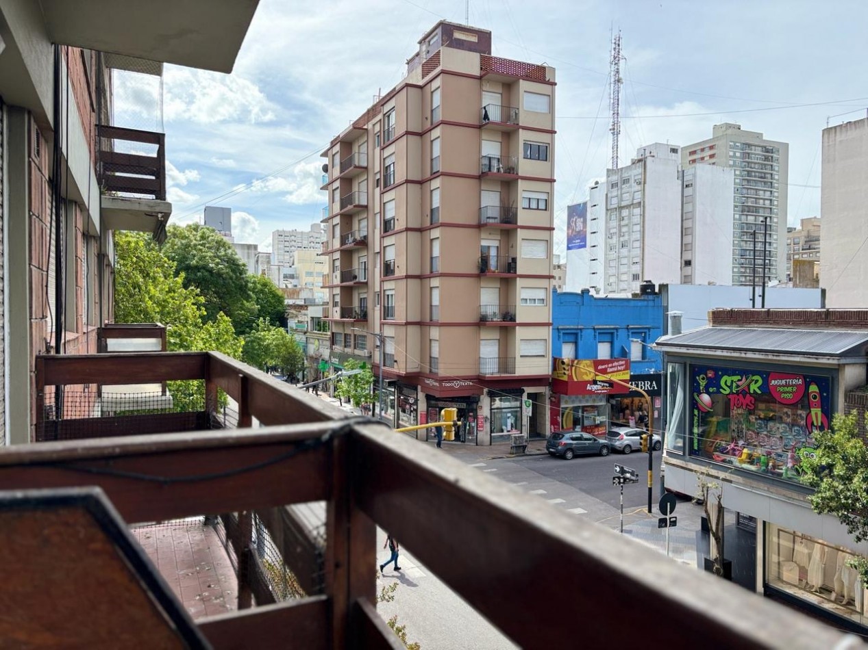 VENTA DEPARTAMENTO 3 AMBIENTES A LA CALLE