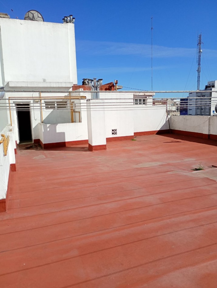 VENTA DEPARTAMENTO 3 AMBIENTES A LA CALLE