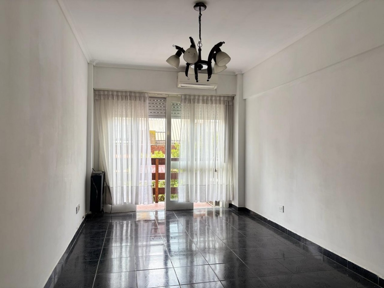 VENTA DEPARTAMENTO 3 AMBIENTES A LA CALLE