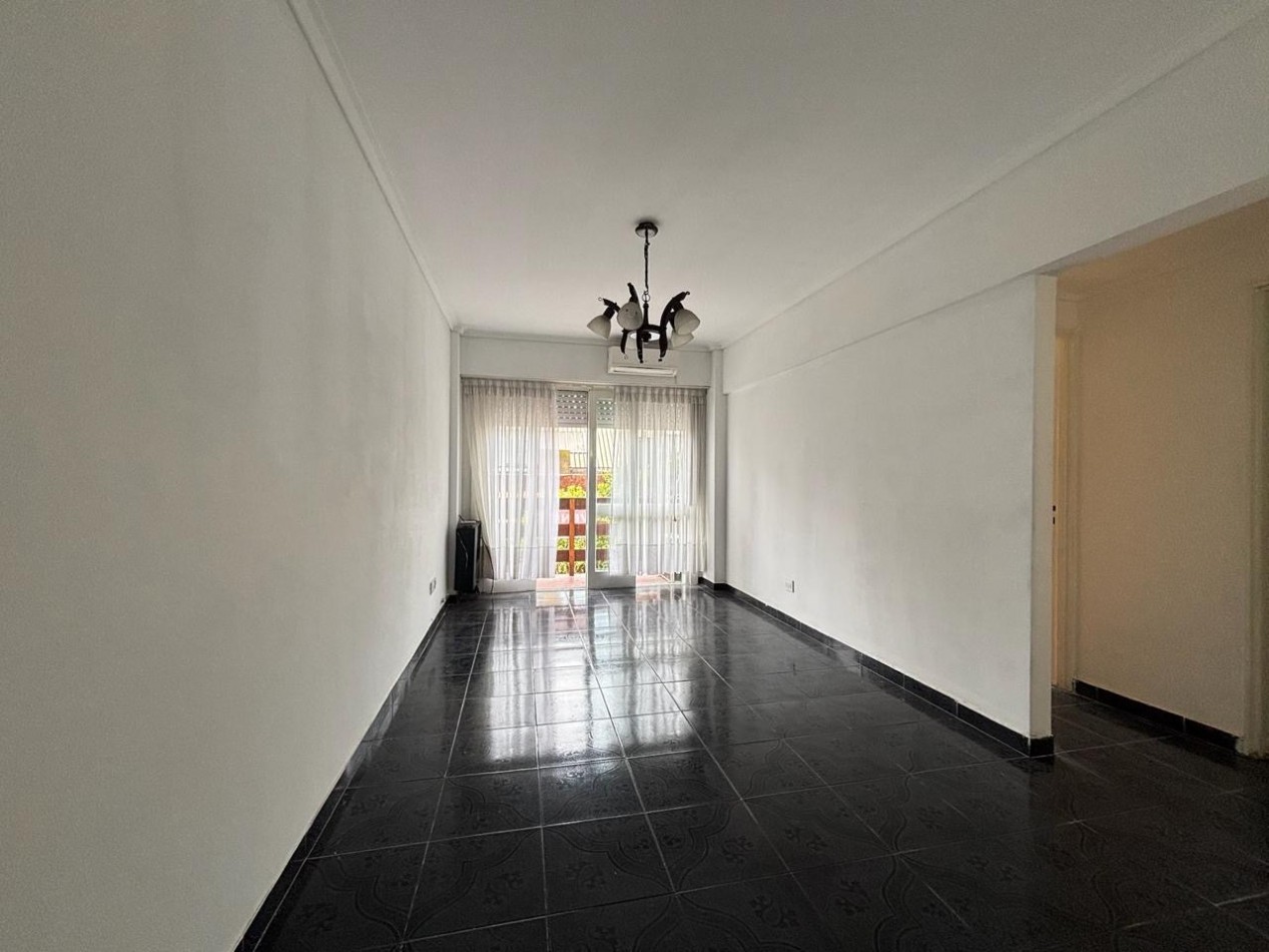 VENTA DEPARTAMENTO 3 AMBIENTES A LA CALLE