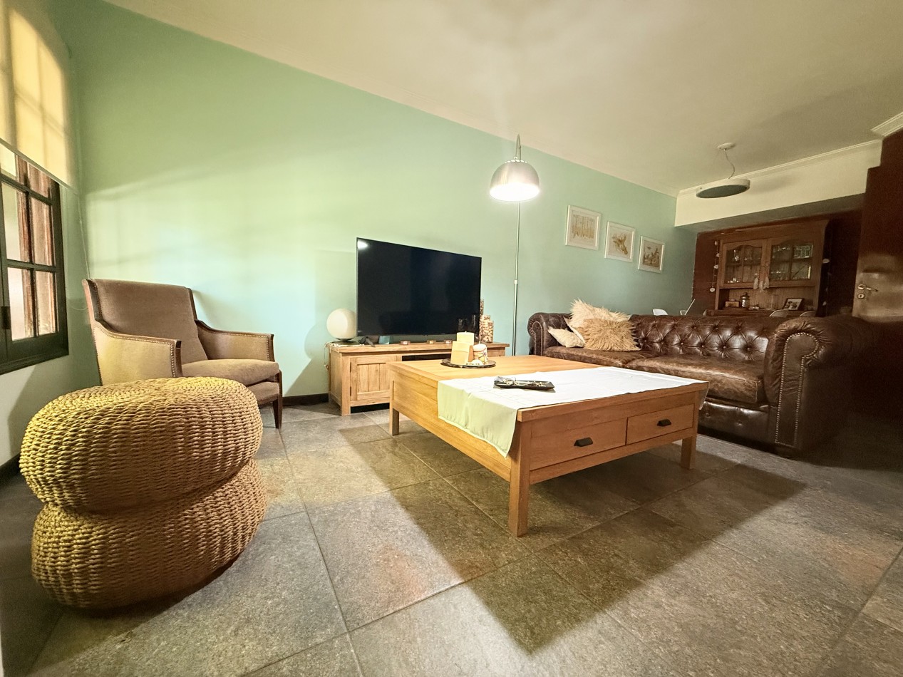 Casa cinco ambientes 