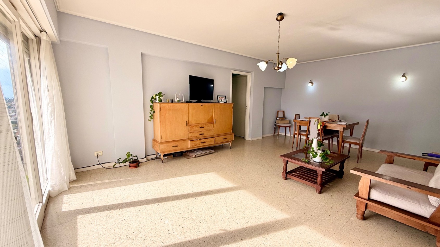 DEPARTAMENTO 4 AMBIENTES A LA CALLE