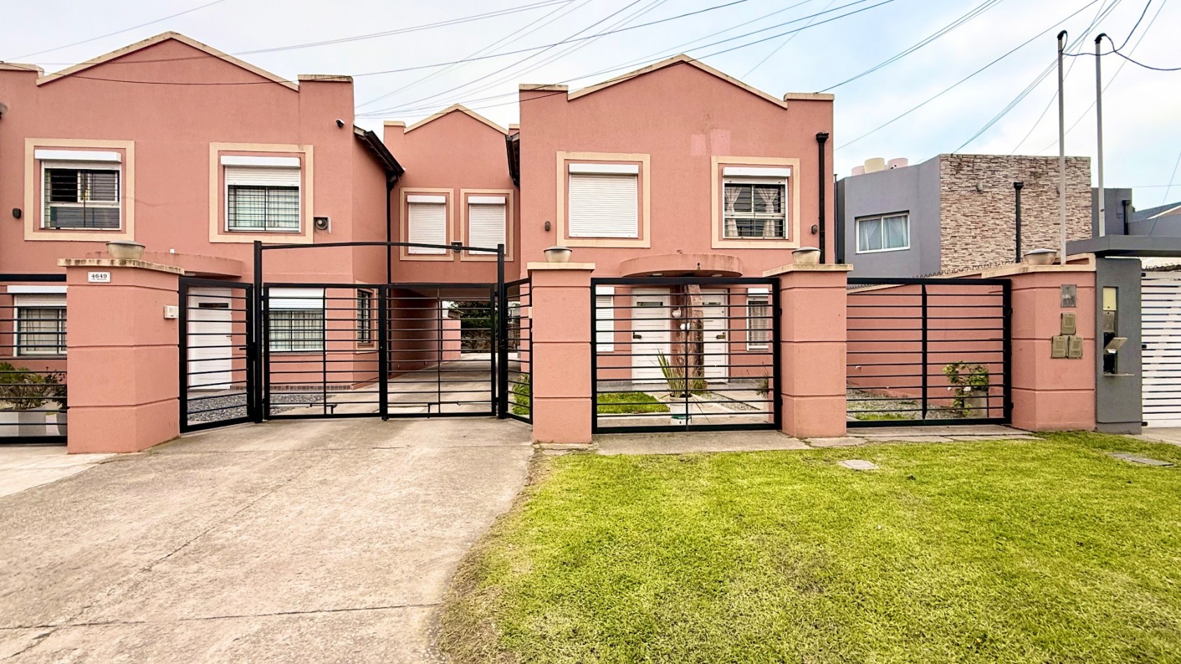 Duplex de 2 Ambientes con Parque y Cochera - Barrio Zacagnini