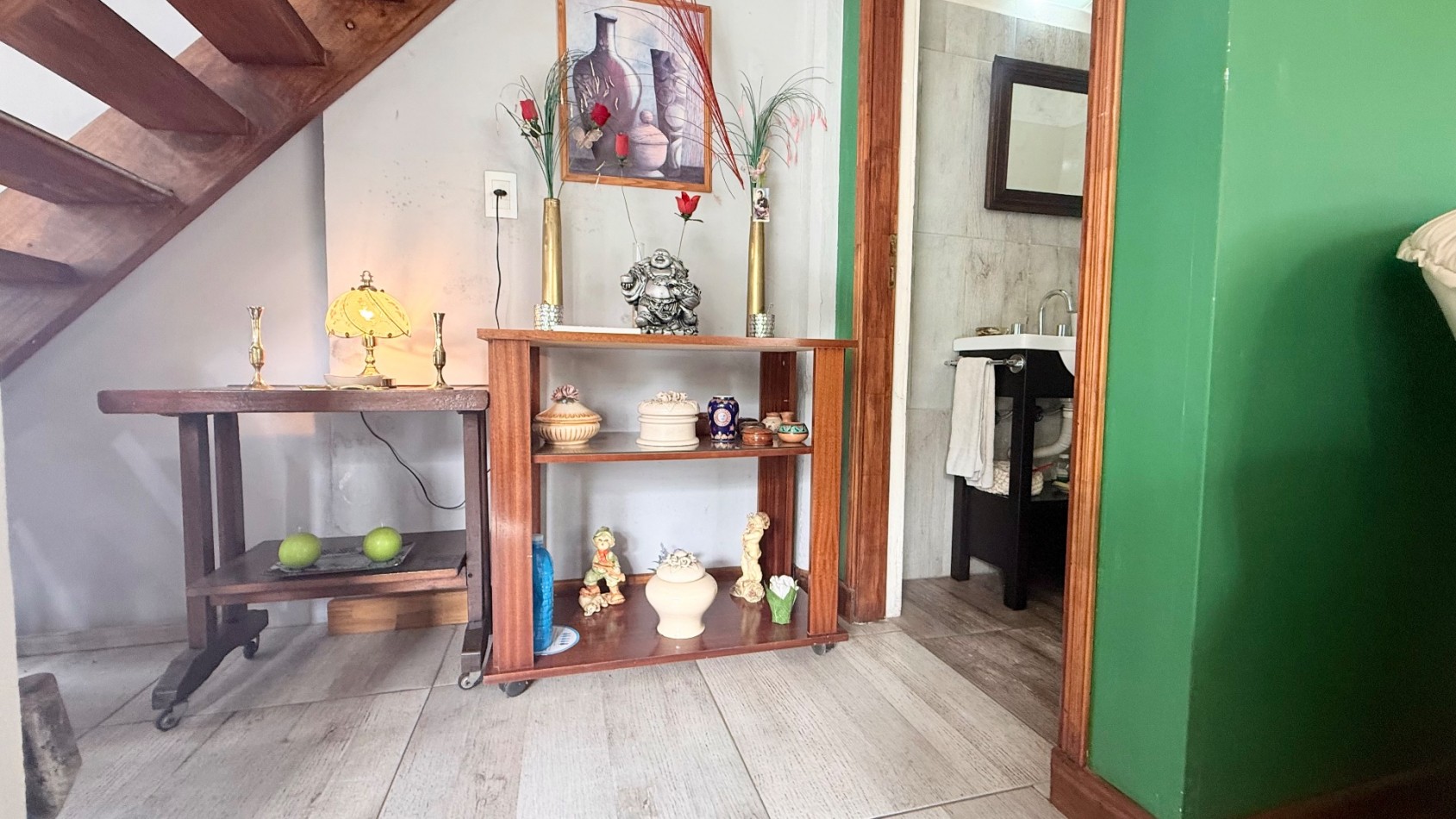 Casa tres ambientes con parque y cochera en Sierra de los padres