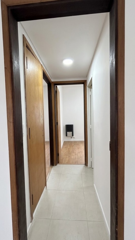 Casa en la Perla 4 ambientes y dependencia