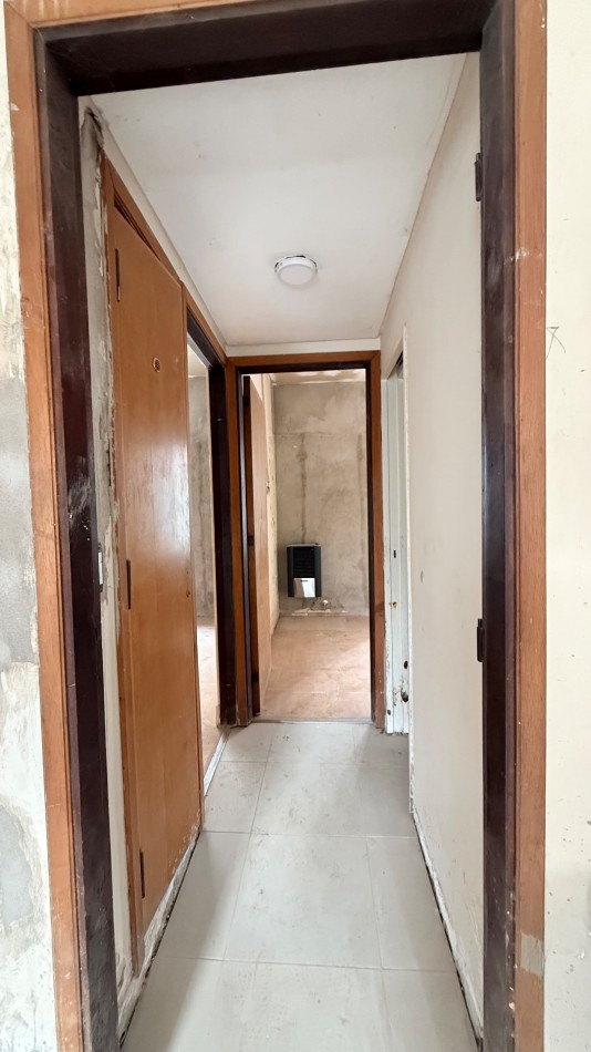Casa en la Perla 4 ambientes y dependencia