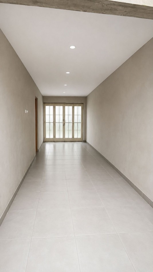 Casa en la Perla 4 ambientes y dependencia