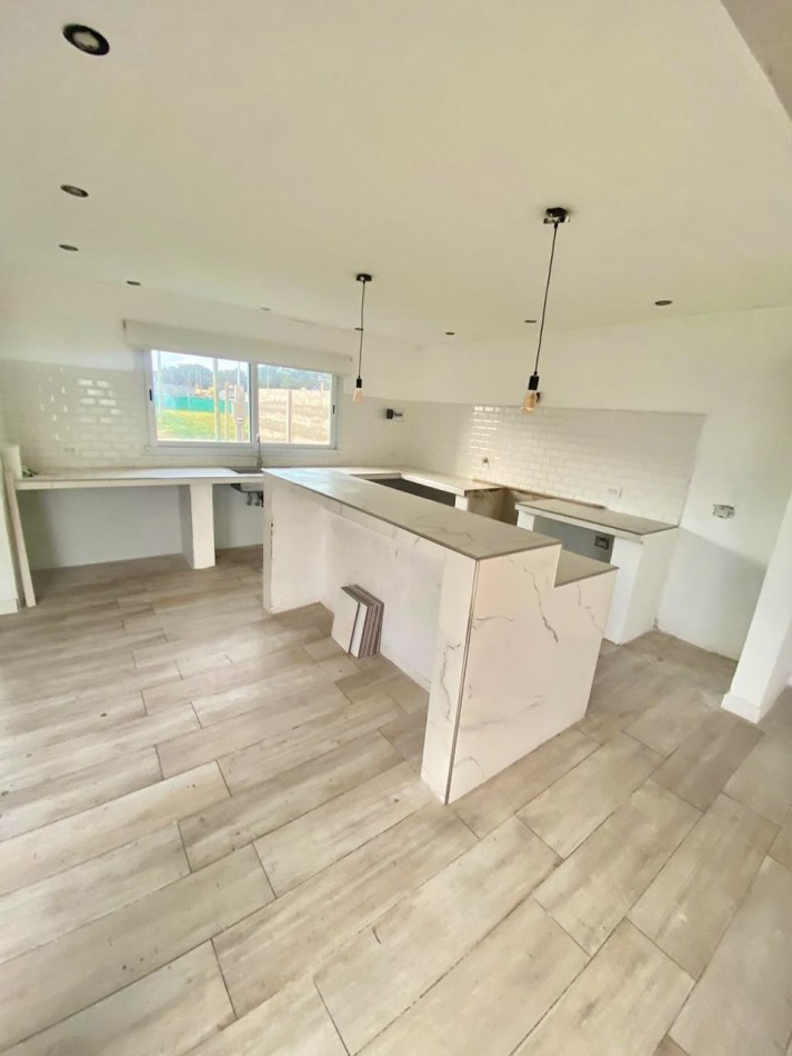 Casa 4 ambientes a 6 cuadras del mar 