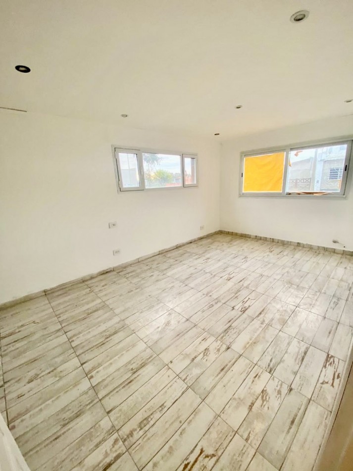 Casa 4 ambientes a 6 cuadras del mar 