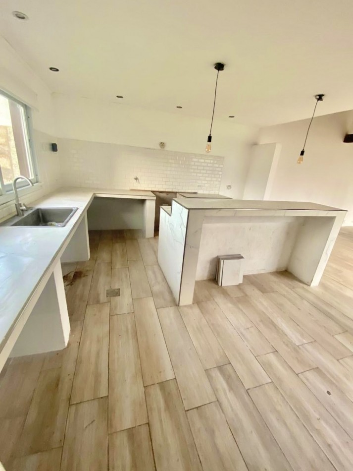 Casa 4 ambientes a 6 cuadras del mar 