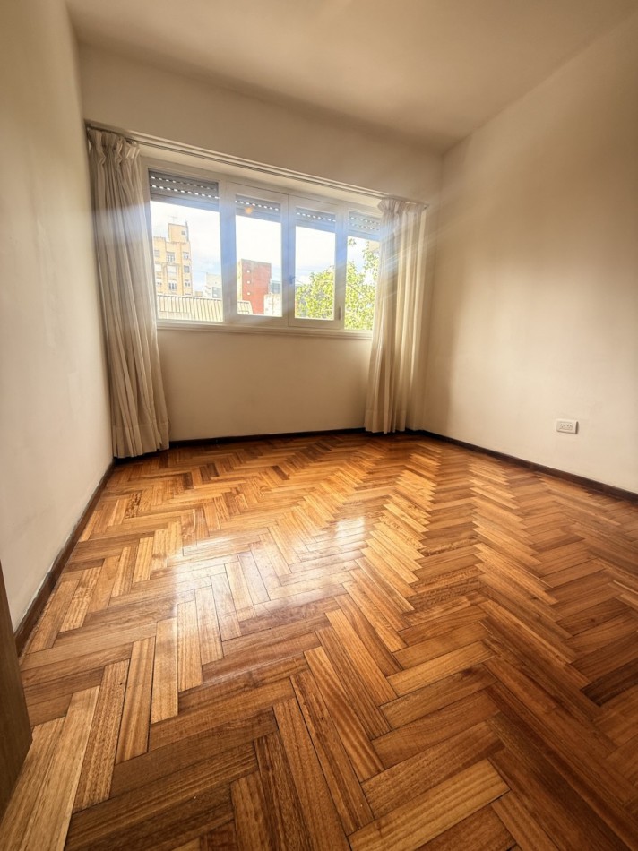 VENTA DEPARTAMENTO 3 AMBIENTES A LA CALLE