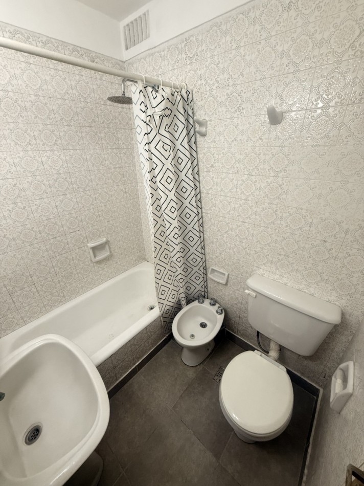 VENTA DEPARTAMENTO 3 AMBIENTES A LA CALLE