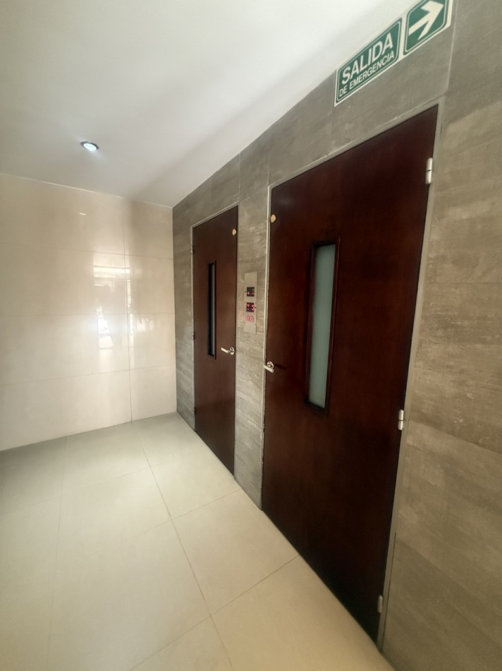 VENTA DEPARTAMENTO 3 AMBIENTES A LA CALLE