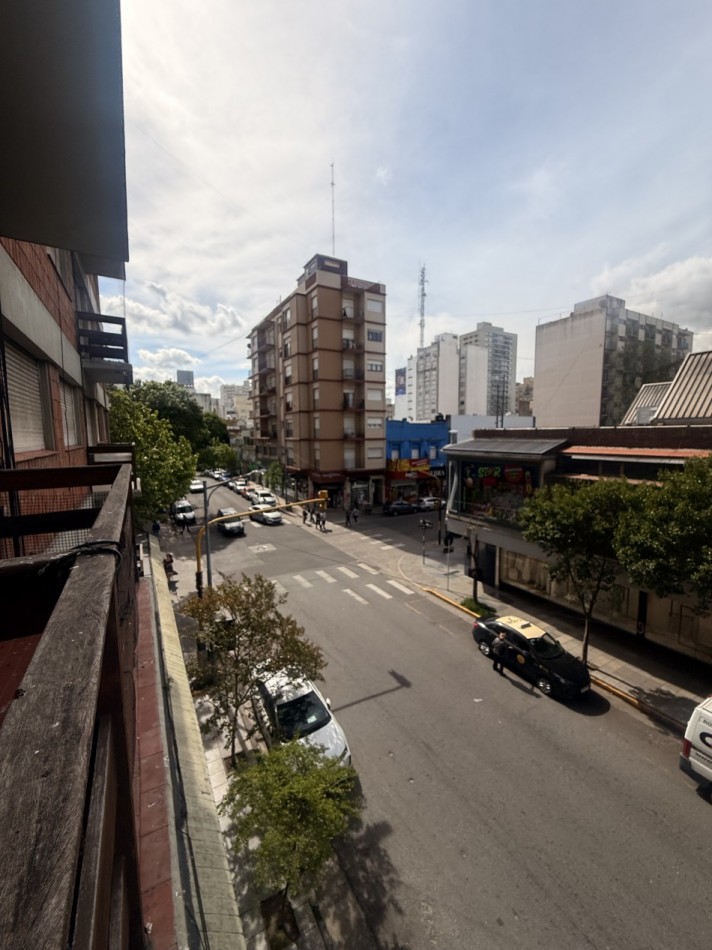 VENTA DEPARTAMENTO 3 AMBIENTES A LA CALLE