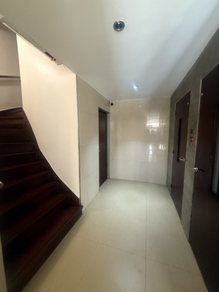 VENTA DEPARTAMENTO 3 AMBIENTES A LA CALLE