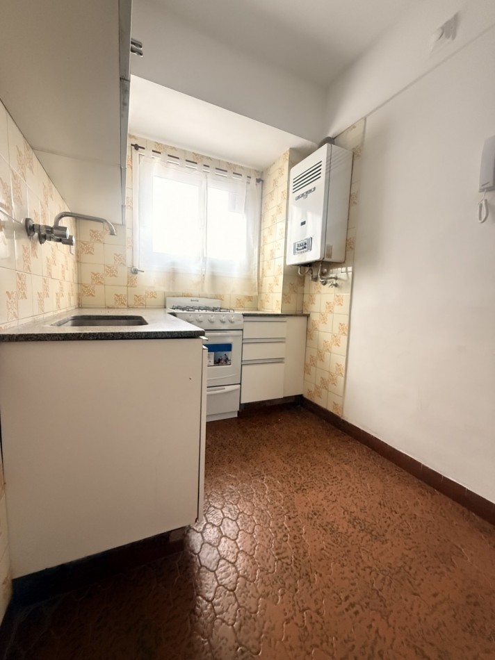 VENTA DEPARTAMENTO 3 AMBIENTES A LA CALLE