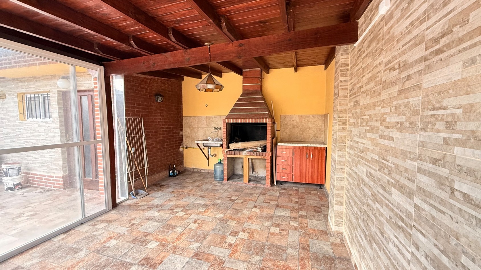 PH 3 AMBIENTES CON PATIO Y QUINCHO 