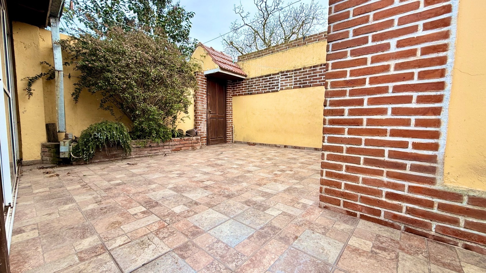 PH 3 AMBIENTES CON PATIO Y QUINCHO 